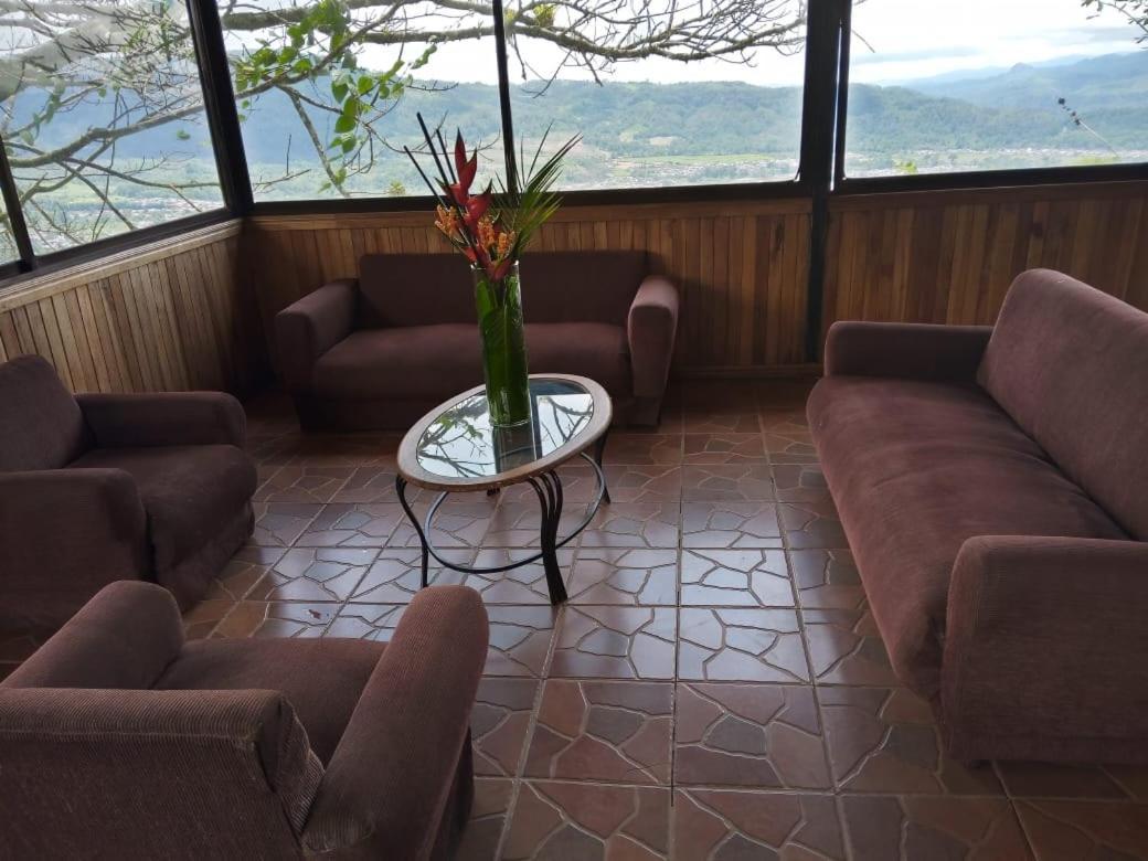 Hotel Green Mountain توريالبا المظهر الخارجي الصورة